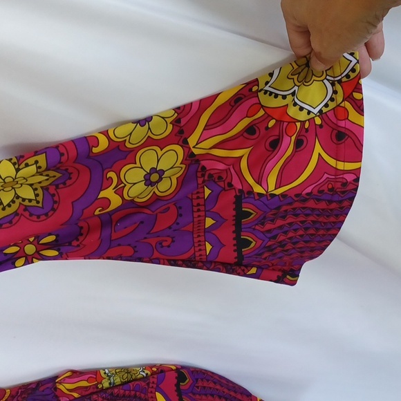 Leg Avenue Hippie Costume S/M, 19" PTP, 30" L - Picture 4 of 7